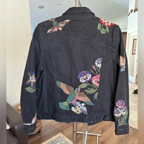 Unique Botanical Floral & Hummingbird Embroidered Black Denim Jacket M - Picture 2 of 16